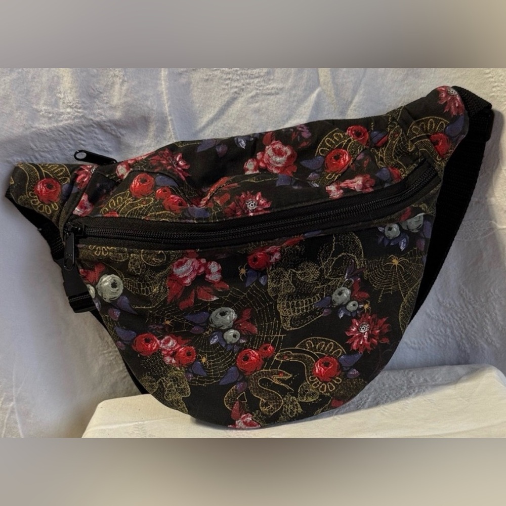 Women’s Roses & floral Print concealed carry Zip Fanny Pack